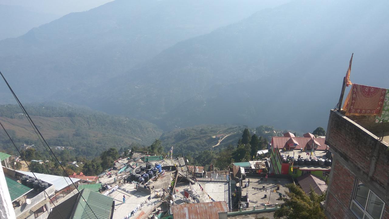 Pema Hotel *