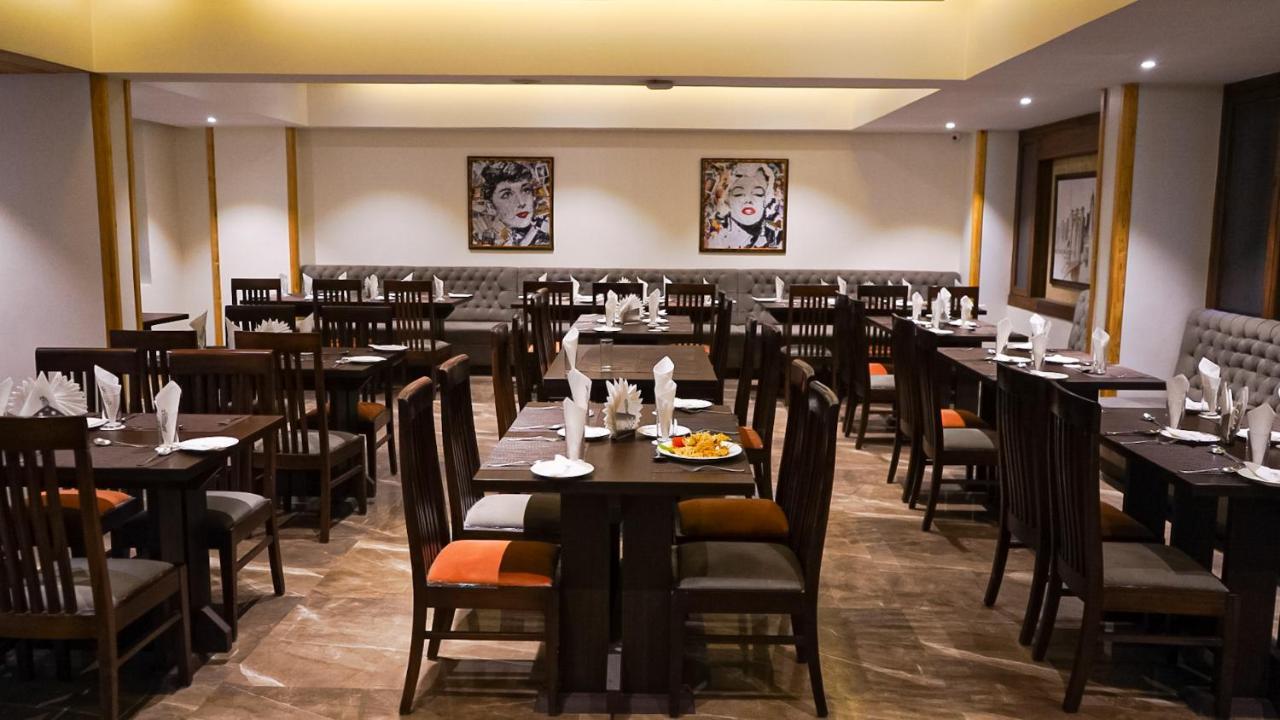 Yashshree Sanderling Mall Road 4*