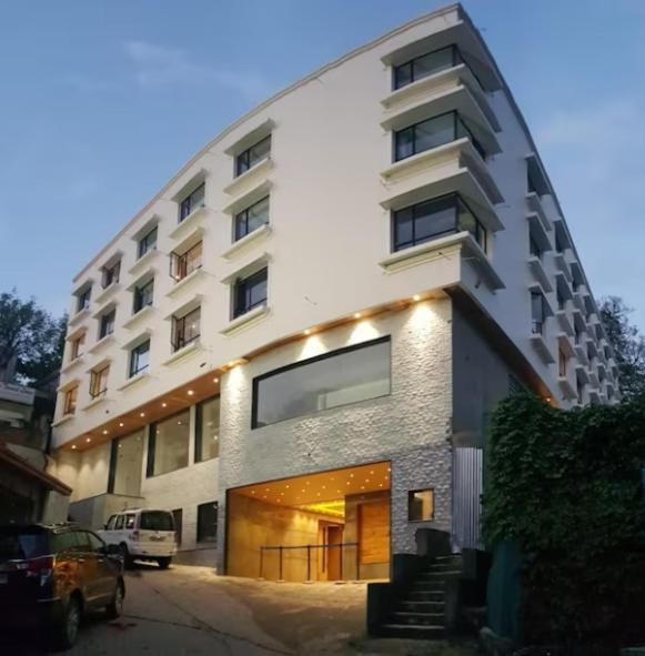 Yashshree Sanderling Mall Road Hotel