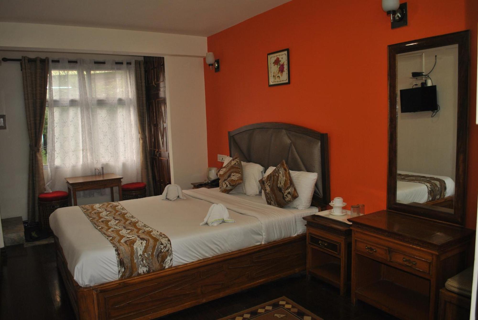 Kasturi Palace & Restaurant Darjeeling 3*