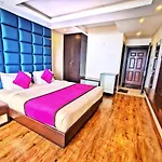 Hotel Pink Mountain