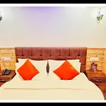 Hotel Ratna Villa