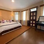 Daphne House