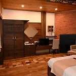 Chamong Chiabari Mountain Retreat