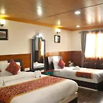 Goroomgo Kasturi Palace Darjeeling