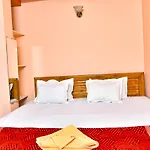 Darjeeling Hotel Singalila -300 Miter From Mall
