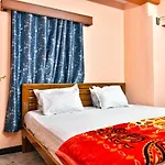 Darjeeling Hotel Singalila -300 Miter From Mall