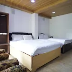 Collection O Kerria Retreat