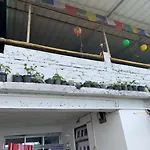 Solo Stays - Backpacker Hostel