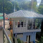 Pinewood Homestay Dali
