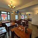 Hotel White Lotus