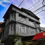Hillyhood Homestay