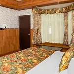Summit Oakden Resort & Spa Mall Road