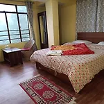 Hotel Himalaya Residency Kanchenjunga View