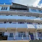 Hotel White Lotus