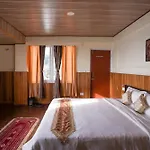 Hotel Hill Queen Near Sherpa Gumba Darjeeling Mall 5 Min Couple Friendly