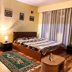 Syangden Villa, Nagbeli Bnb