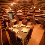 Grg Broadway Mall Road Darjeeling By Royal Collection Hotel