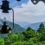 Homestay Pine Cottage