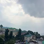 Hotel Pitstop Darjeeling - Excellent Service Recommended & Couple Friendly