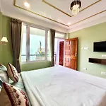 Yepplo\'S Luxury Deluxe Room With Mountain View