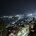 Hotel King Near Drc Parking