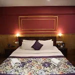 Mount Conifer Suites & Spa