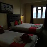 Hotel Himalayan Queen , Darjeeling
