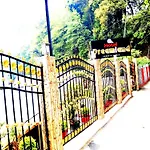 Darjeeling Hotel D R E A M L A N D Near Mall Road - Luxury & Spacious Room - Best Budget Hotel
