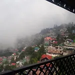 Hotel Himalayan Queen