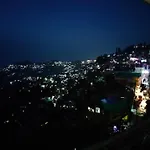 Hotel Himalayan Queen