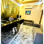 A Premium Hotel Ganga Palace Near Mall Road - Wifi - Room Service