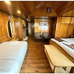 Hotel Broadway Annecy Darjeeling - Near Mall Road With Luxury & Spacious Room - Book Now
