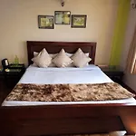 Royal Vista - Guest House