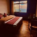 Forest Lodge - 80 Mts From Mall Road