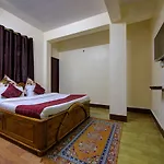 Oyo 13844 Akd Hotel