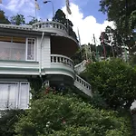 Dekeling Resort At Hawk\'S Nest