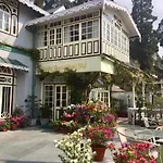 Dekeling Resort At Hawk\'S Nest