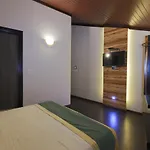 Hotel Dip Palace