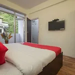 Oyo 18536 Batasia Guest House