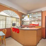 Oyo 30993 Hotel Simma