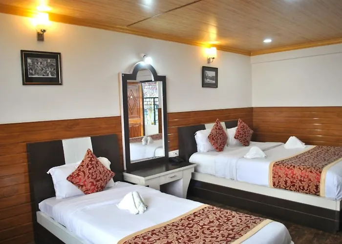 Goroomgo Kasturi Palace Darjeeling