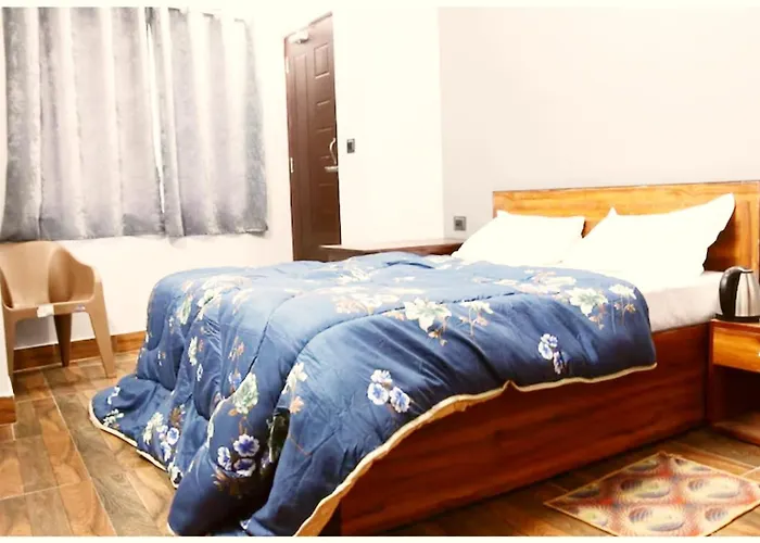 Darjeeling Hotel P I T S T O P Near Railway Station And Temple
