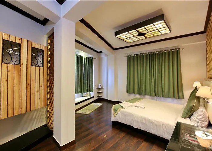 Hotel Dip Palace