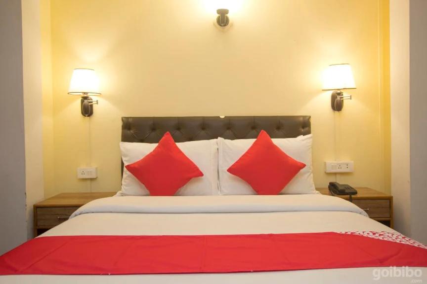 Hotel Maple Leaf *