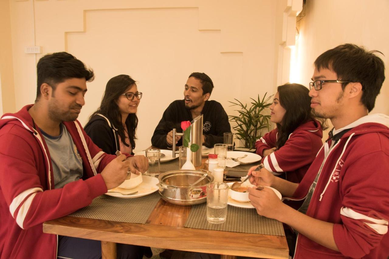 Hotel Hotel H-H Orchid ! Darjeeling Hotel-At-Prime-Location Spacious-Room With-Wi-Fi-Availability, Near-Mall-Road