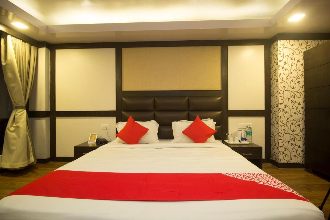 Capital O 22215 Sian & Hotel 3*