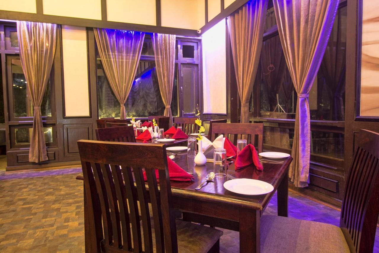 Capital O 22215 Sian & Hotel Darjeeling (West Bengal)