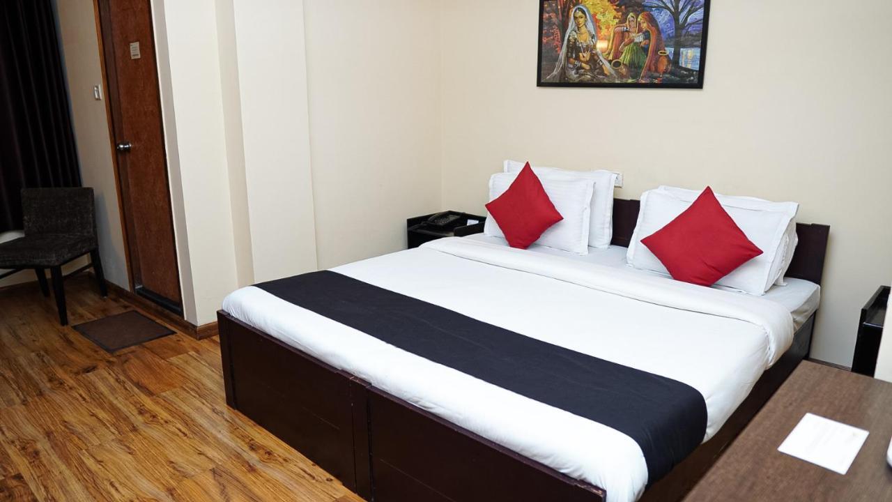 Sanderling Residency & Hotel *