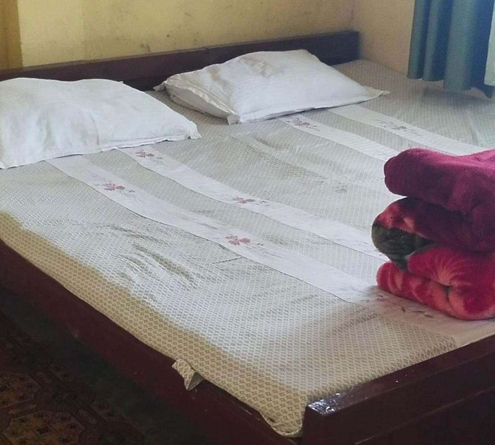 Deepak Hotel